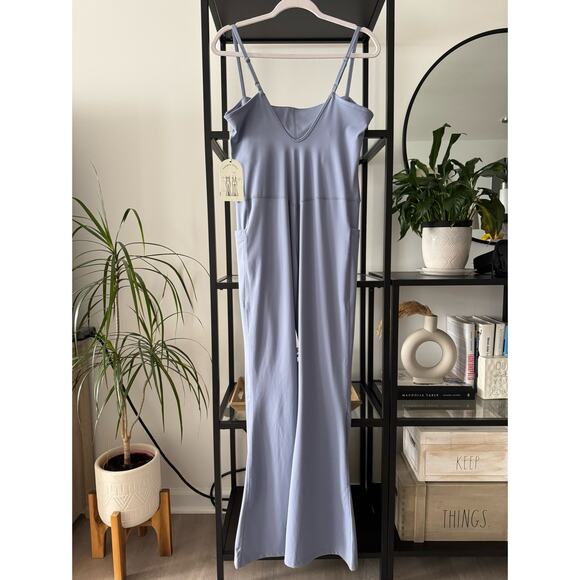 Blogilates Peekaboo Steel Blue Flare Leg Sleeveless Jumpsuit Women’s Size XL - Picture 1 of 11